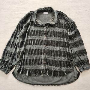 Pink Lily dark army green shirt large